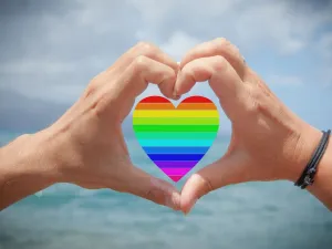 Heart-Hands-Regenboog-Love